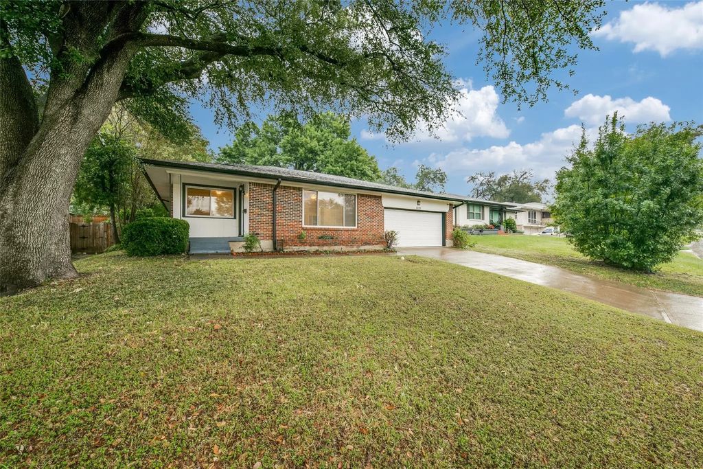 8120 Hunnicut Road, Dallas