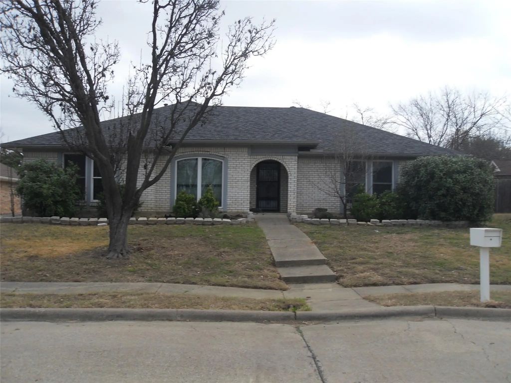 1722 Rosemeade Circle, Carrollton