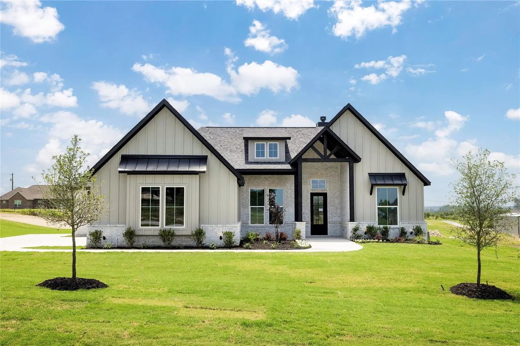 233 Oak Meadow Lane, Weatherford