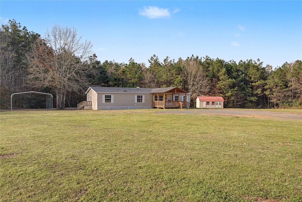 428 Cash Blackmon Road, Logansport