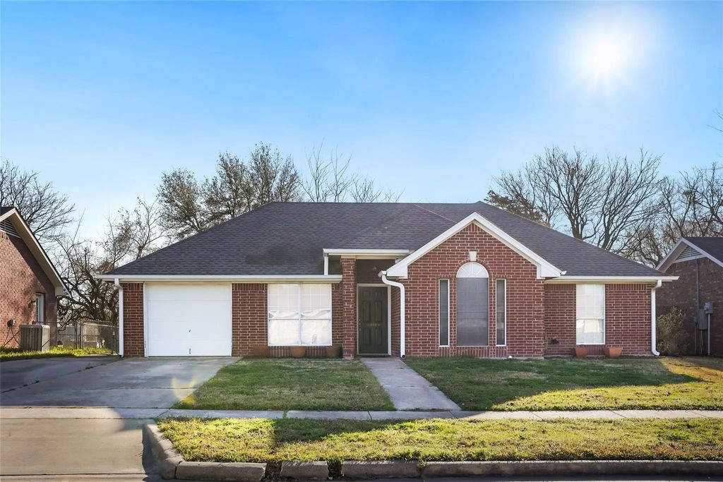 1013 Solomon Drive, Commerce
