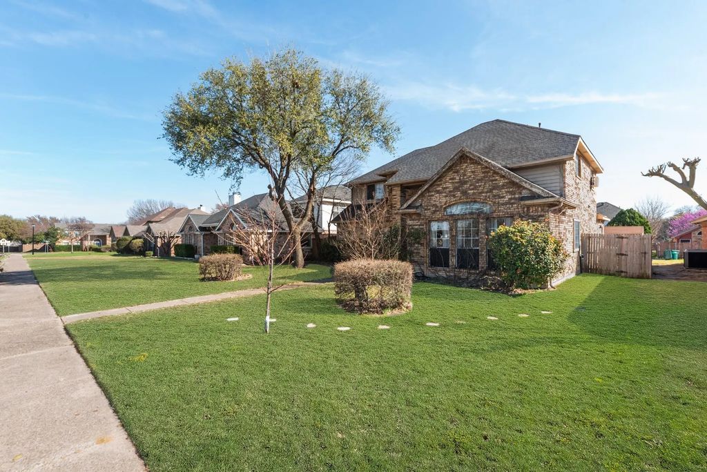608 Fuller Drive, Cedar Hill