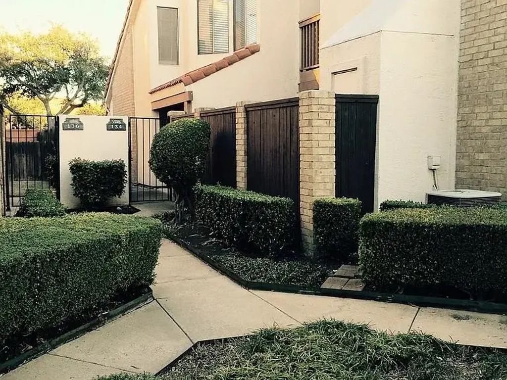 519 Ranch Trail 134, Irving