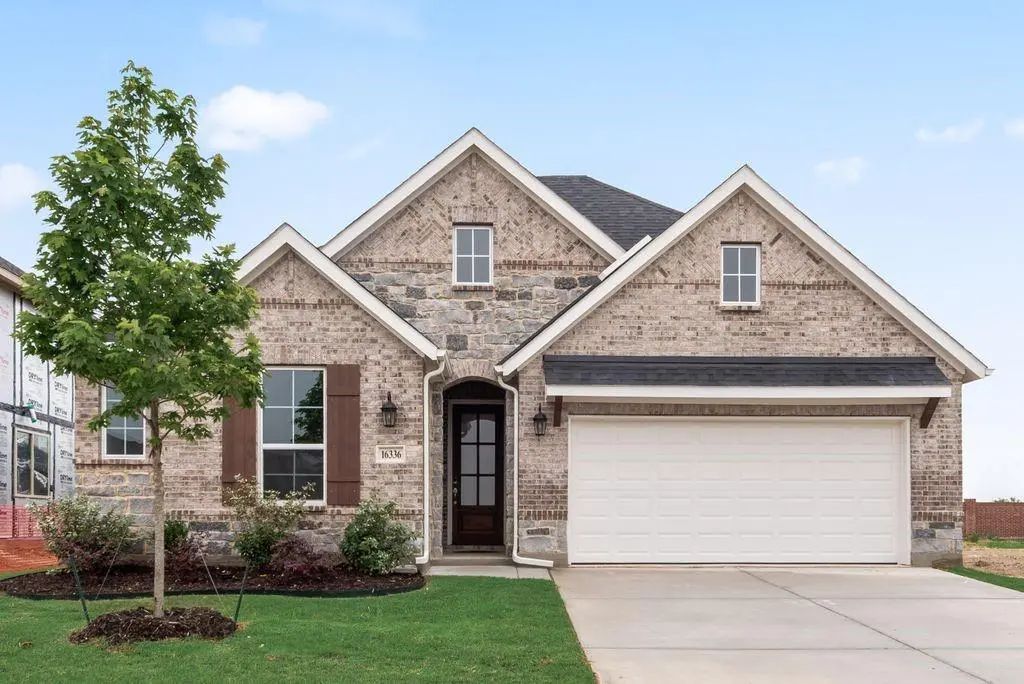 16336 Hydrangea Road, Fort Worth