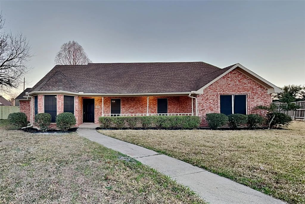 4924 Westcreek Lane, Sachse