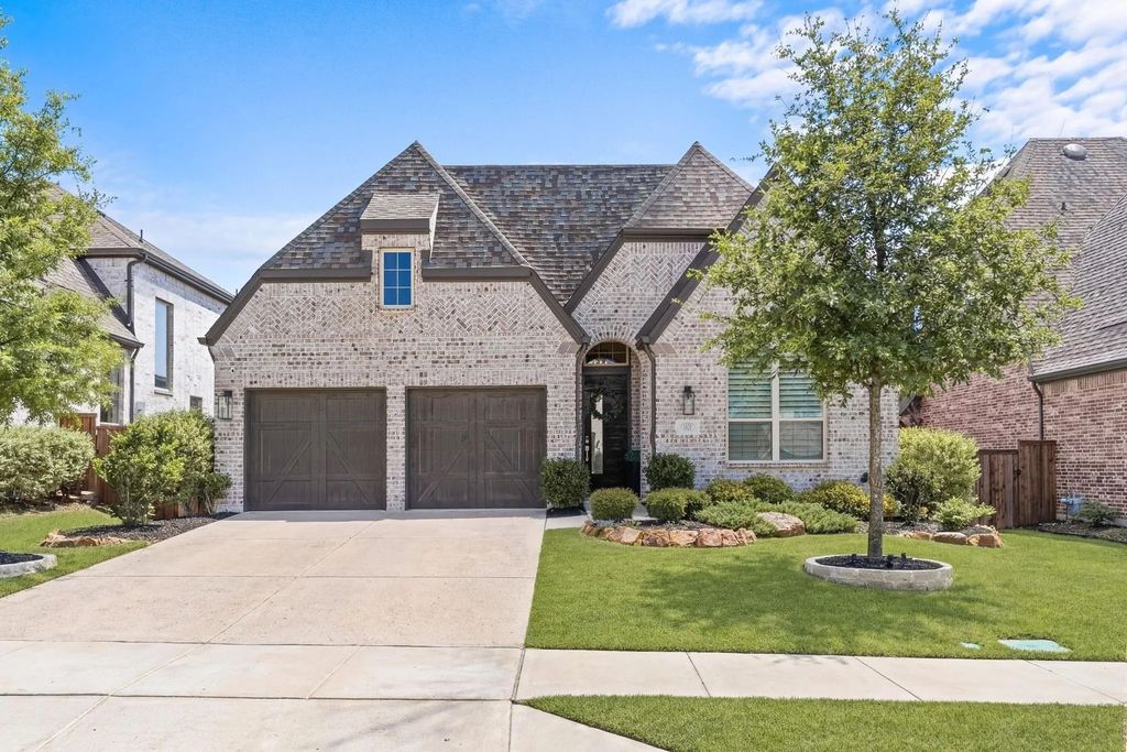 1020 Gentle Knoll Lane, Prosper