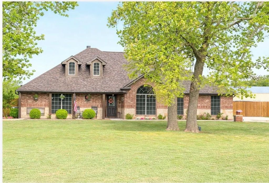 104 Smokey Branch, Weatherford