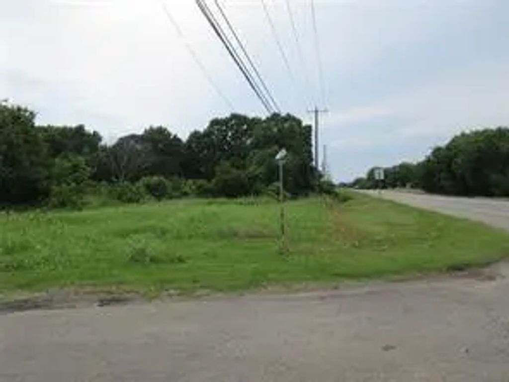 S Oak Street, Ector