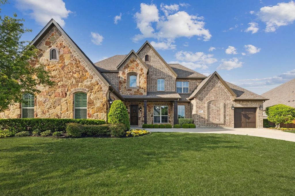 920 Lake Carillon Lane, Southlake