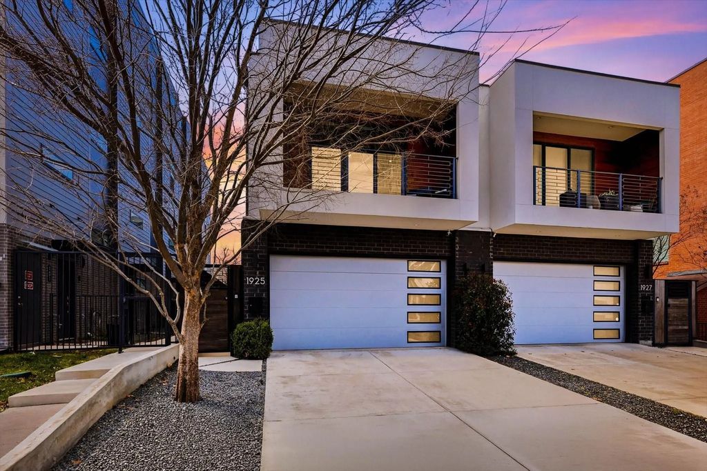 1925 N Prairie Avenue, Dallas
