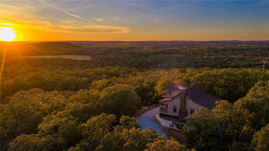1210 County Road 232, Collinsville