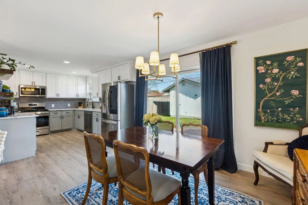 3010 Joanna Drive, Farmers Branch