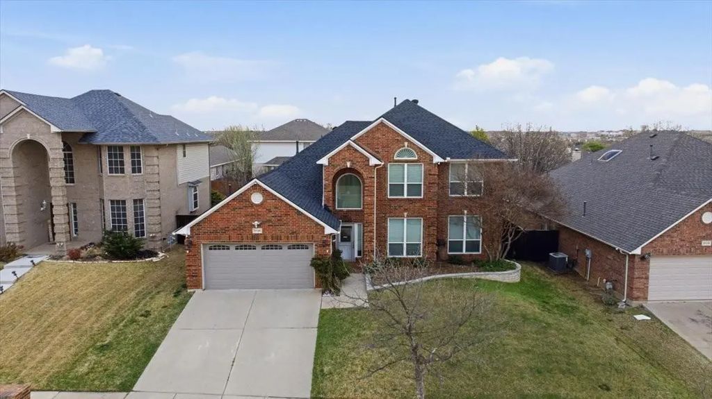 8728 Shadow Trace Drive, Fort Worth