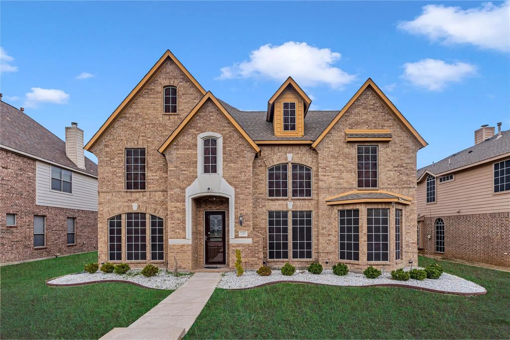 210 Rose Garden Way, Red Oak