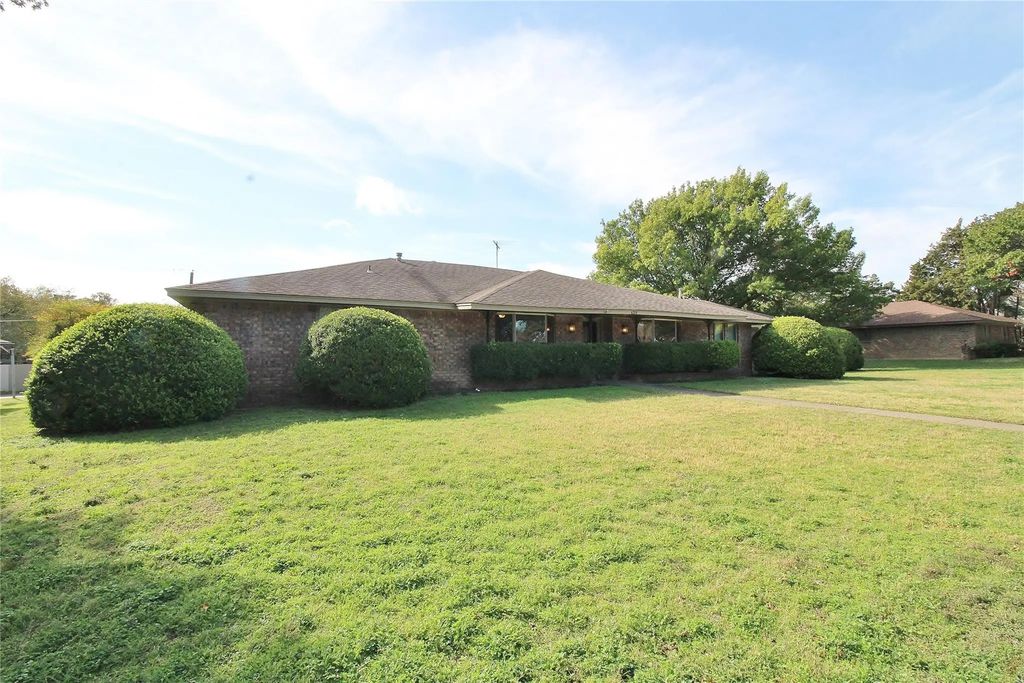 4219 Oak Arbor Drive, Dallas
