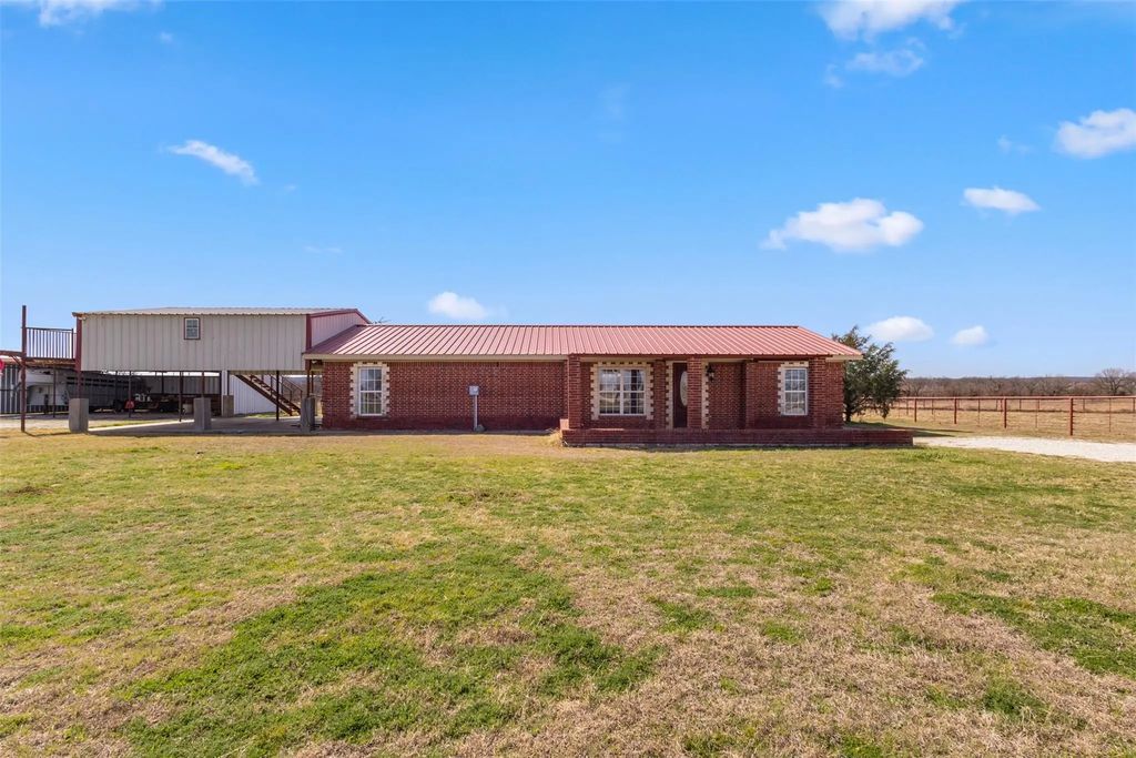 1219 County Road 3550, Paradise