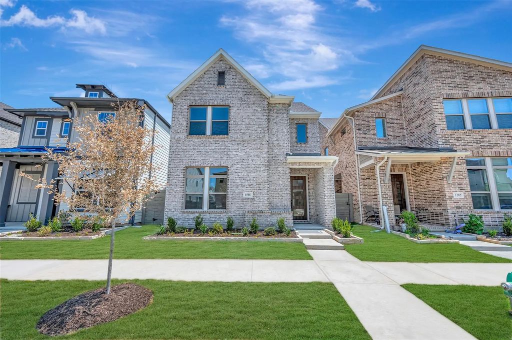 1506 Roundup Way, Argyle