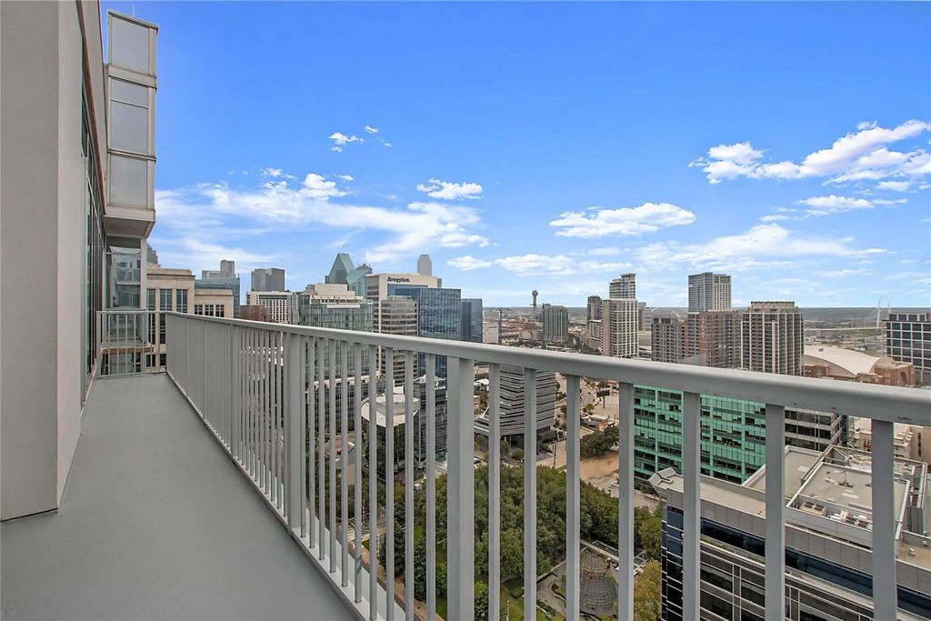 2728 Mckinnon Street 2104, Dallas