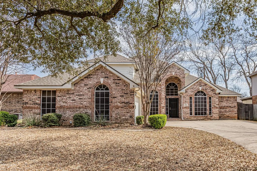 1333 Gatewood Drive, Keller