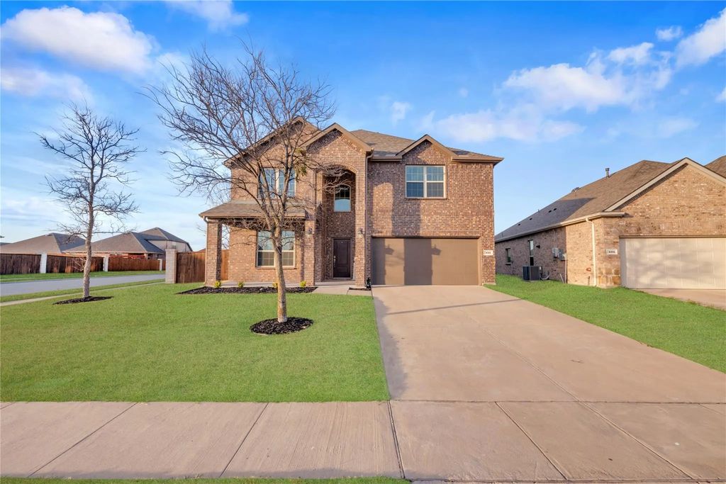 601 Cowboy Way, Anna
