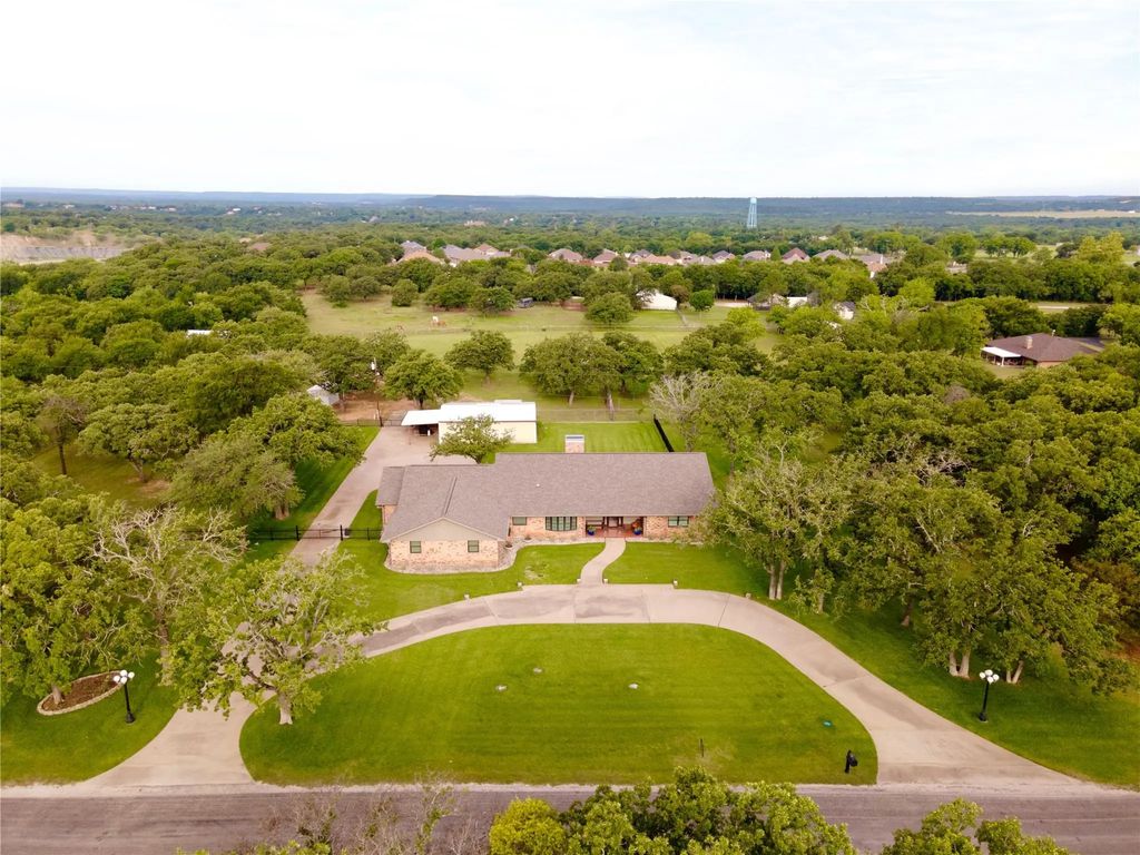 4 Buckskin Road, Mineral Wells
