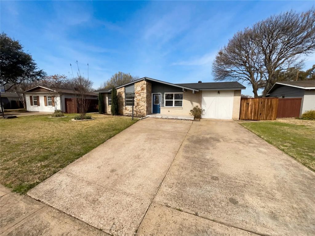 8541 Strathmore Drive, Dallas
