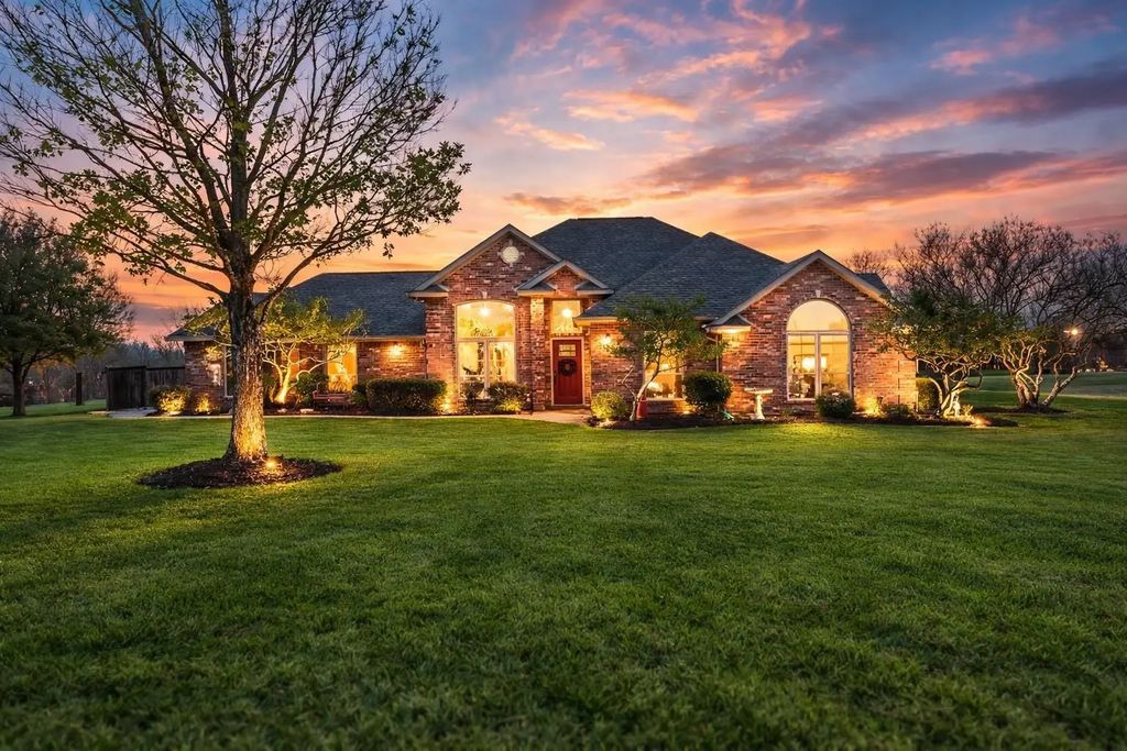 10711 E Clover Lane, Forney