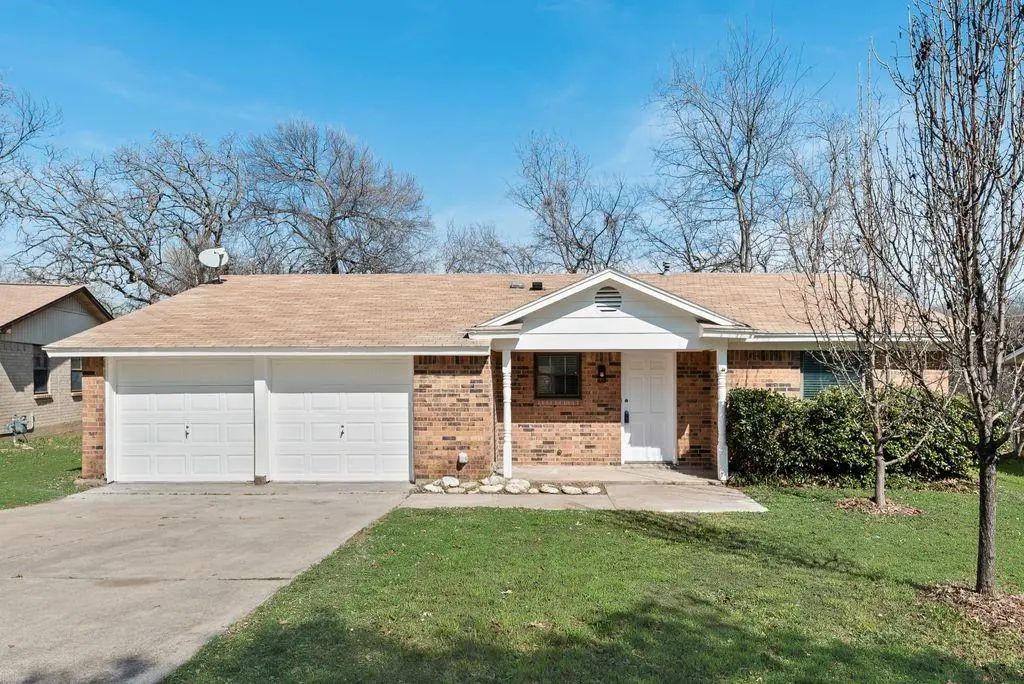 424 Holder Drive, Hurst