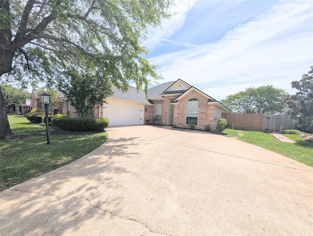 3306 Colonial Drive, Bossier City