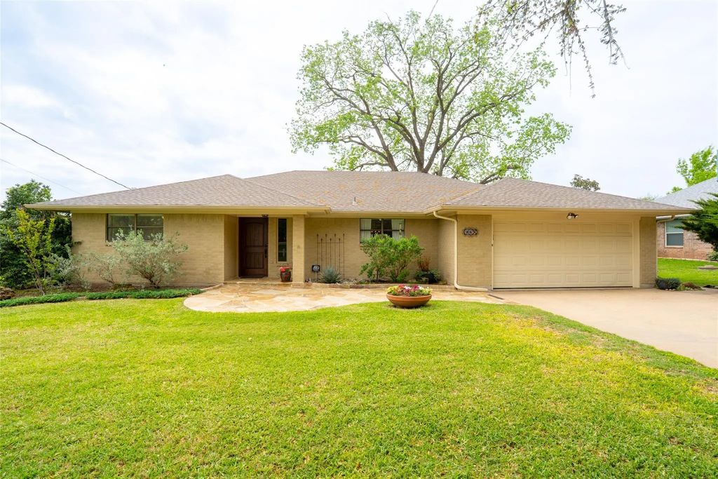 4027 Dakota Trail, Granbury