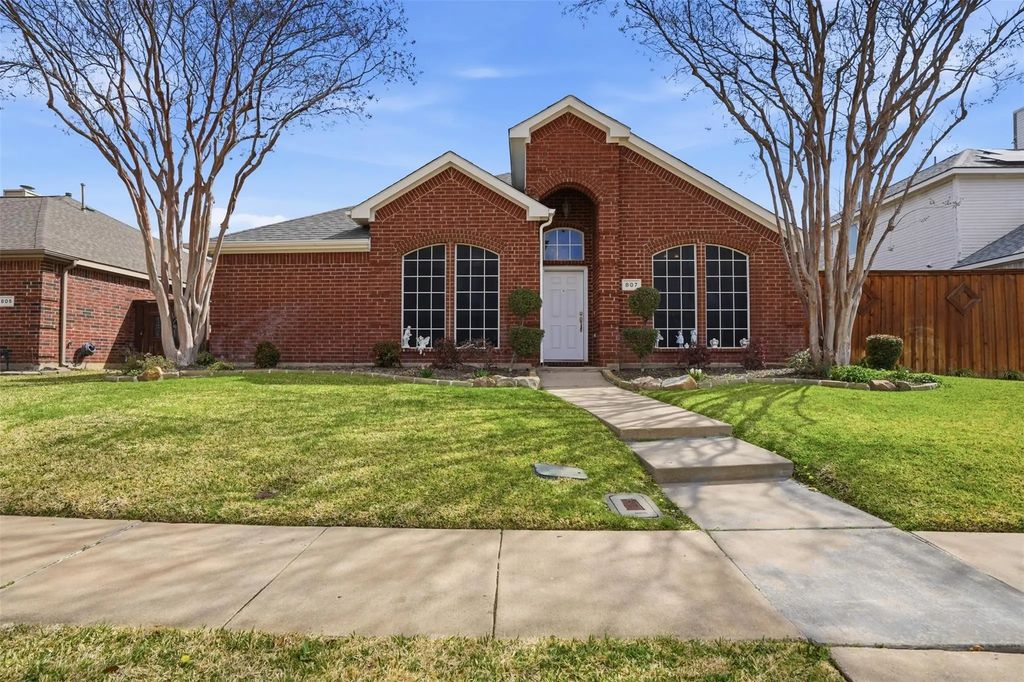 807 Kathryn Drive, Lewisville