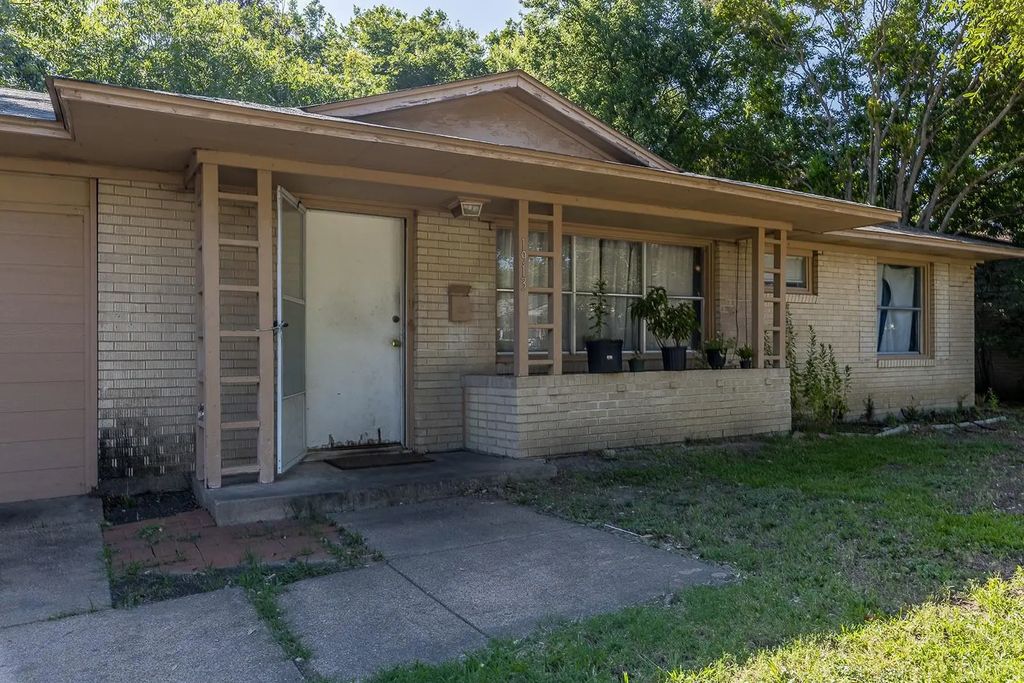 1913 Terry Drive, Grand Prairie