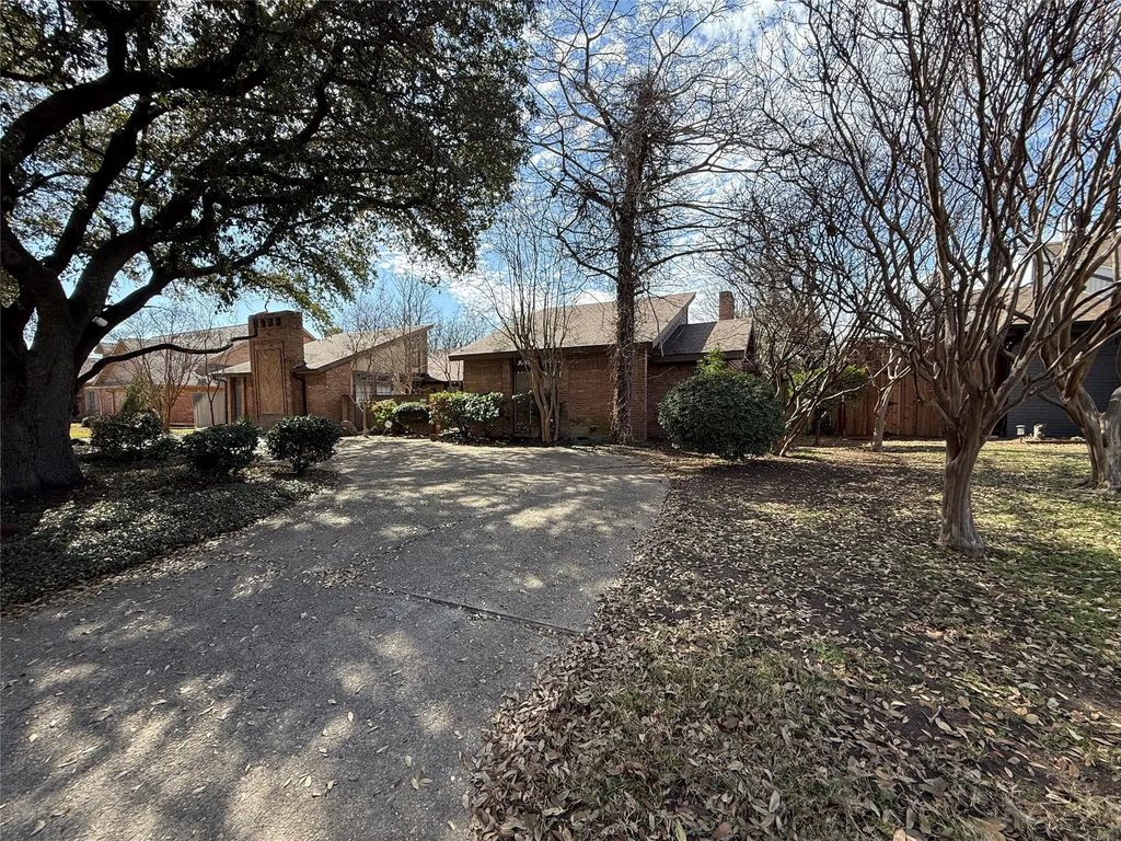 16411 Lauder Lane, Dallas