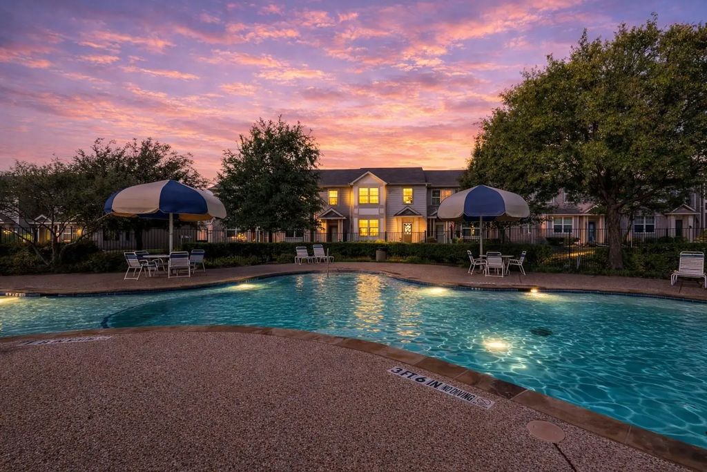 6948 Carrington Lane, Fort Worth