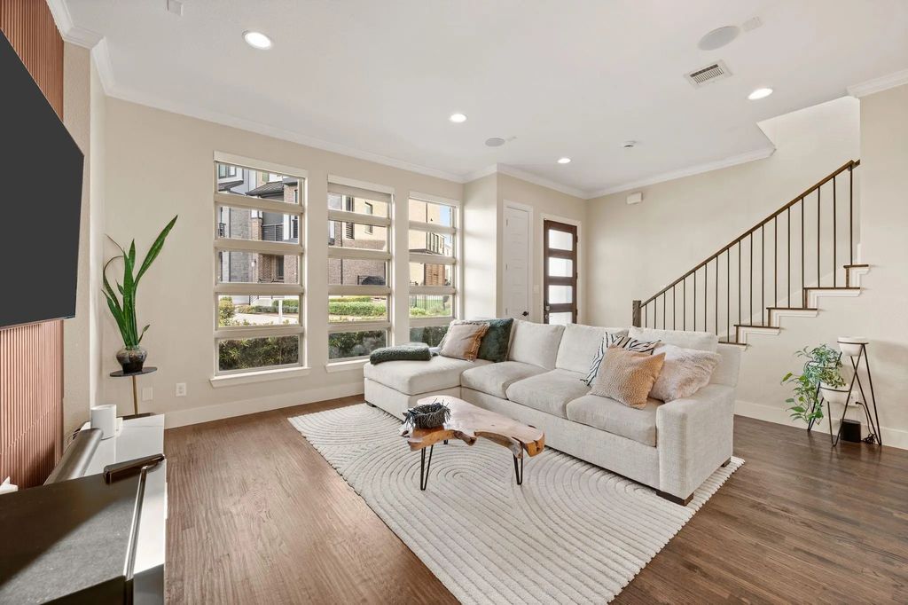 8254 Laflin Lane, Dallas