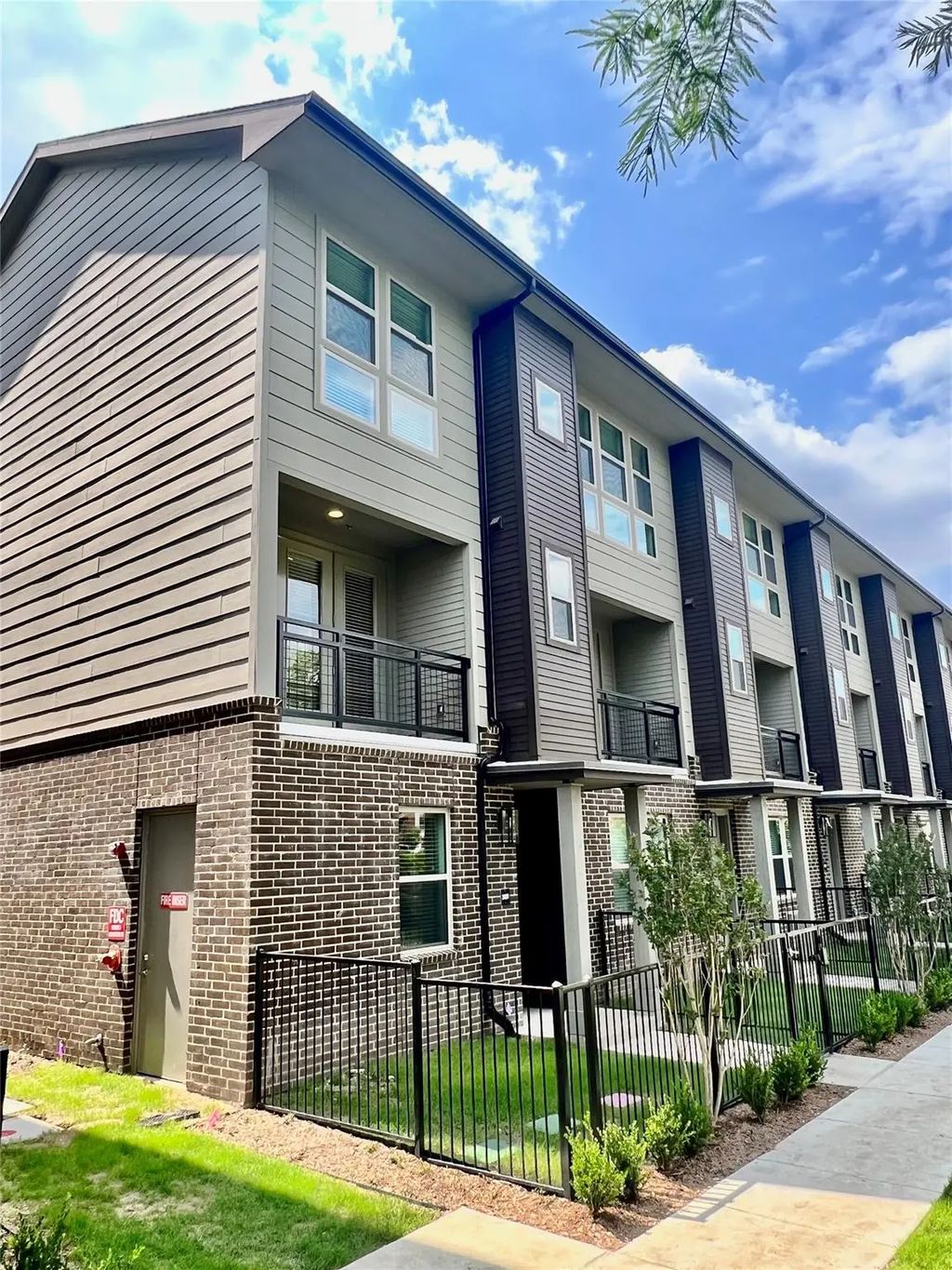 4020 Mcewen Road 4107, Farmers Branch