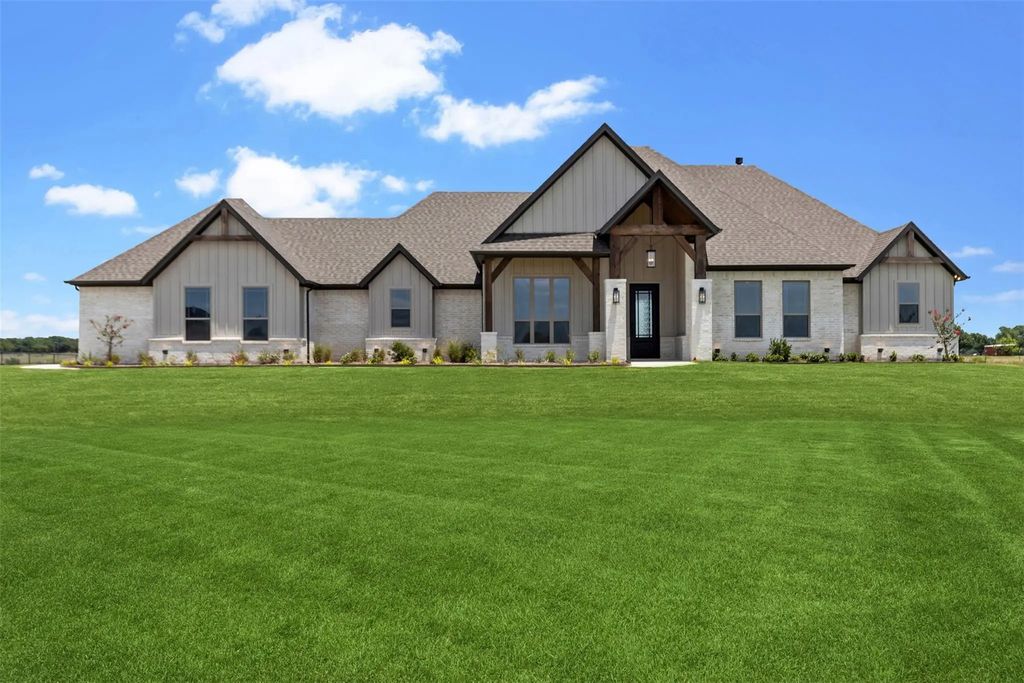 151 Ava Rose Lane, Waxahachie