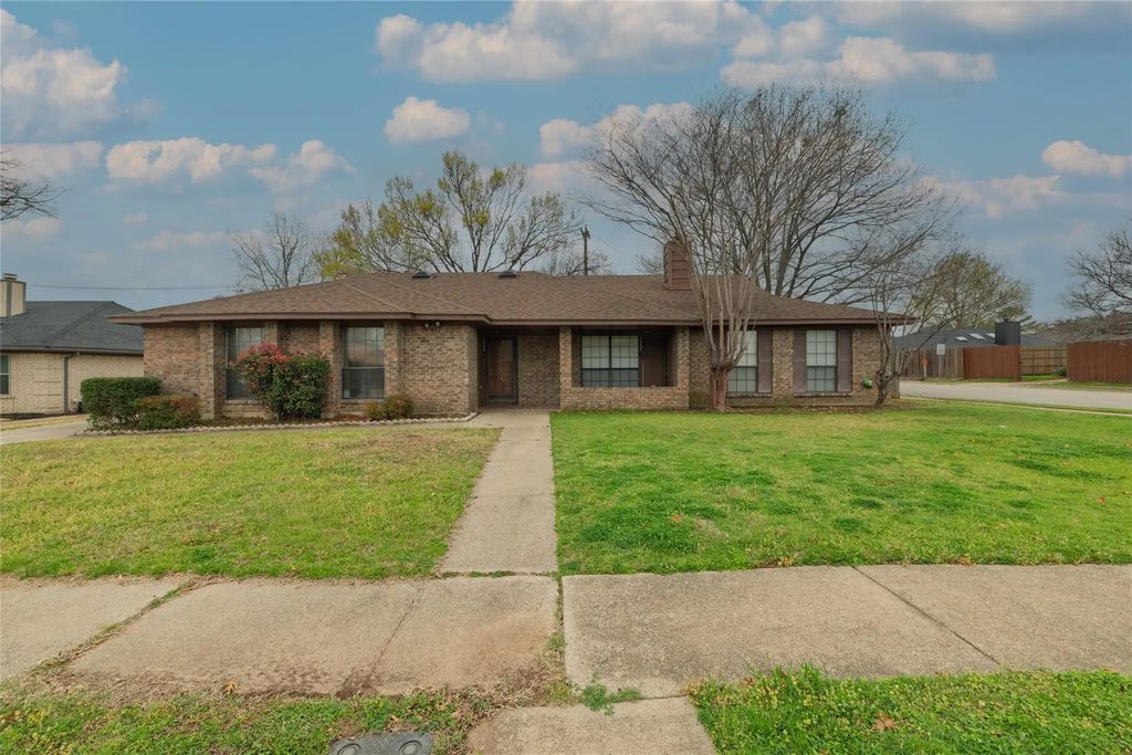 2600 Dalewood Court, Bedford