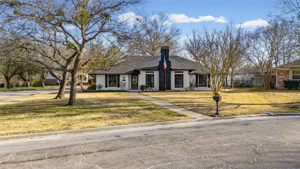 403 Muskrat Place, Greenville