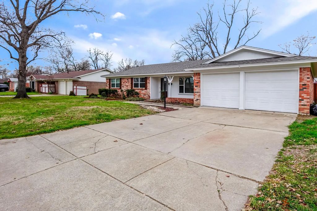 4317 Keeter Drive, North Richland Hills