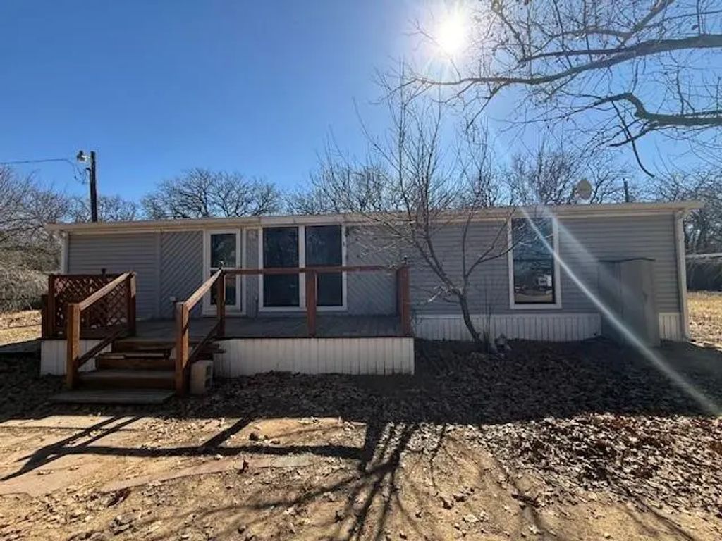 105 Private Road 4768, Boyd