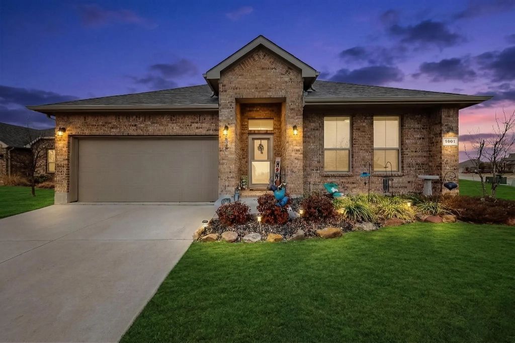 1601 Omaha Drive, Granbury