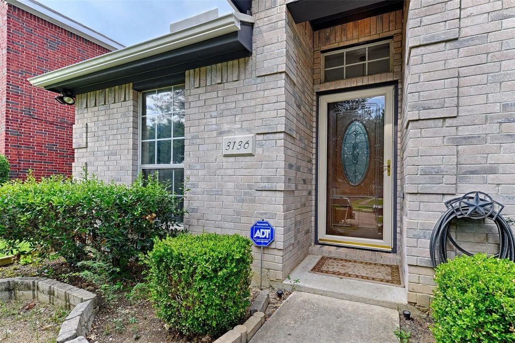 3136 Delaford, Carrollton