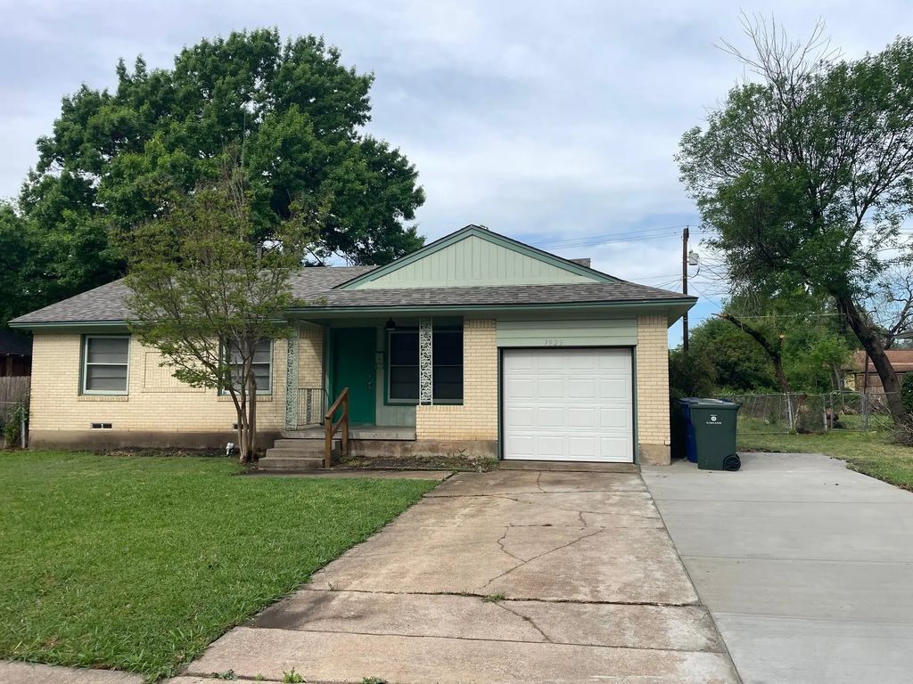 1925 Hilltop Drive, Garland