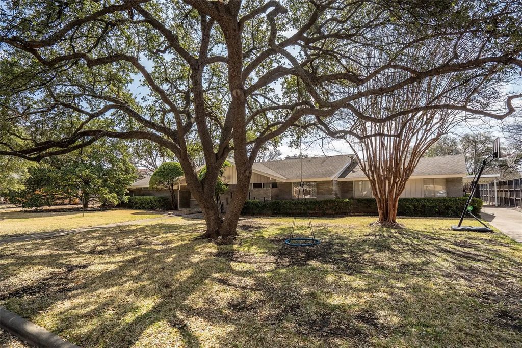 5520 Willow Lane, Dallas