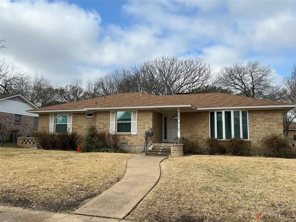 813 Misty Glen Drive, DeSoto