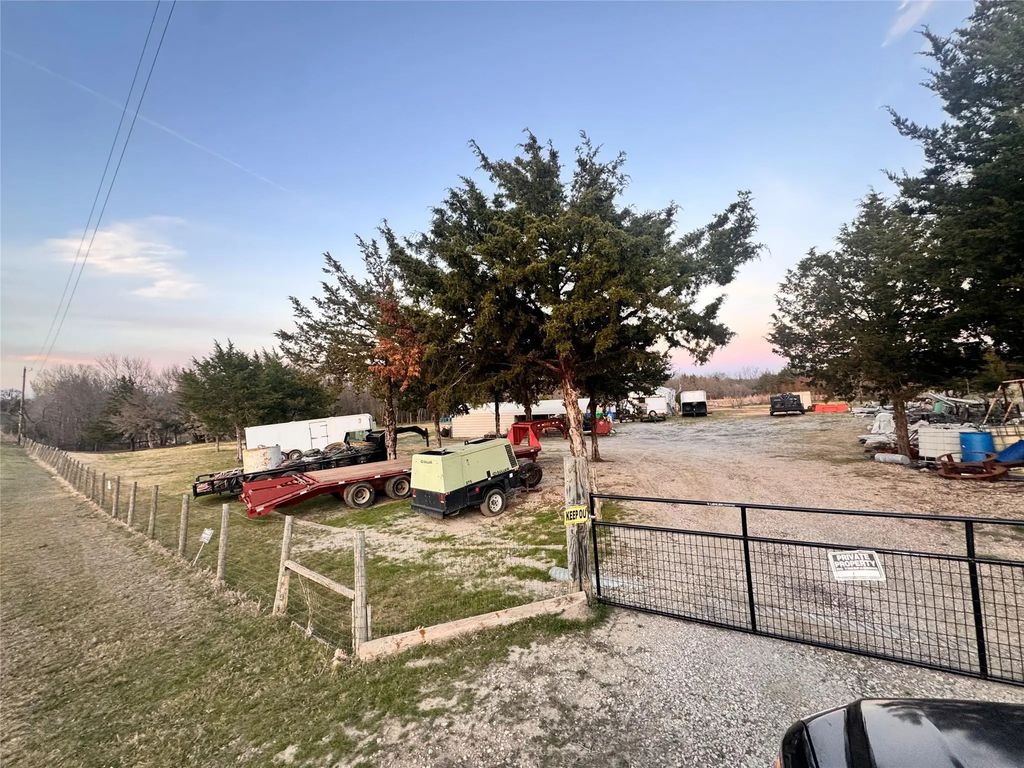 8041 Telegraph Road, Quinlan