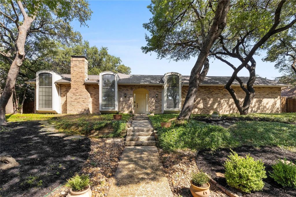 17202 Graystone Drive, Dallas