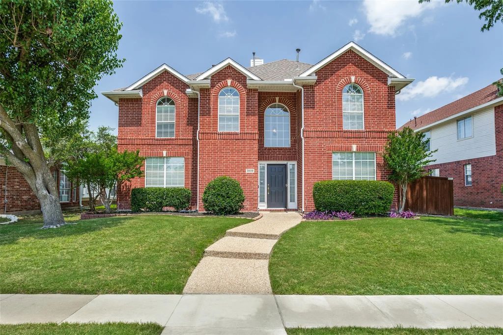 3909 Rolling Hills Drive, Plano
