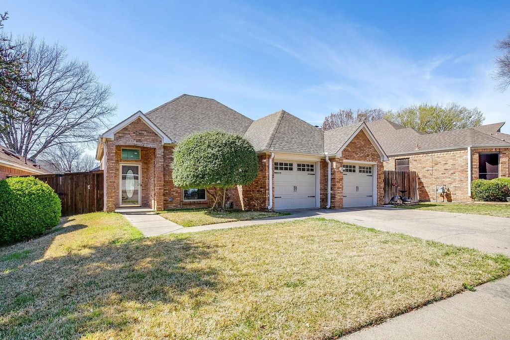 1115 Olde Towne Drive, Irving